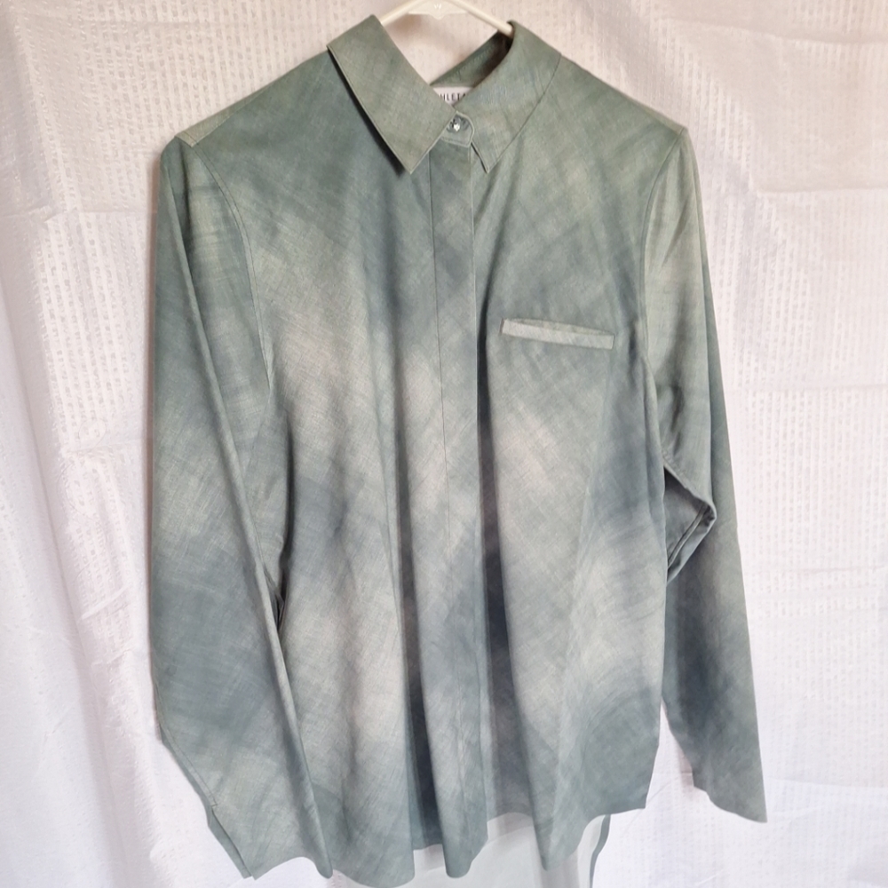 Athleta Urbanite Marbled Cuff Long Sleeve Button Up Shirt